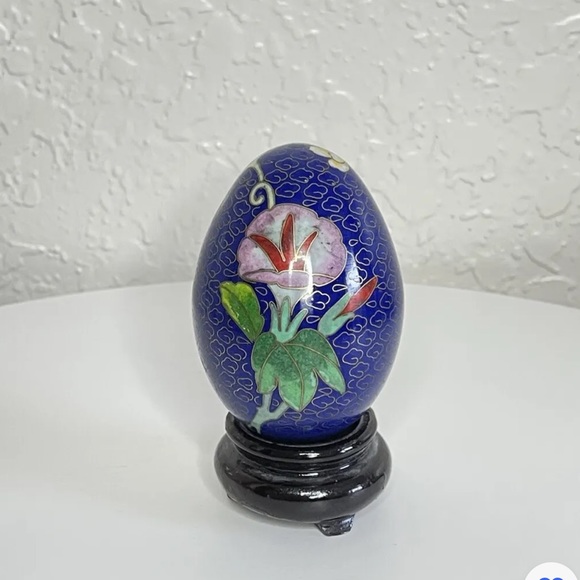 Vintage Cloisonné Egg On Wood Pedestal Floral Enamel w/Brass - Picture 4 of 6